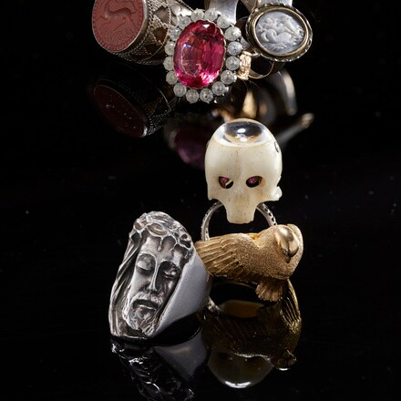 指輪の歴史 | L'ÉCOLE School of Jewelry Arts